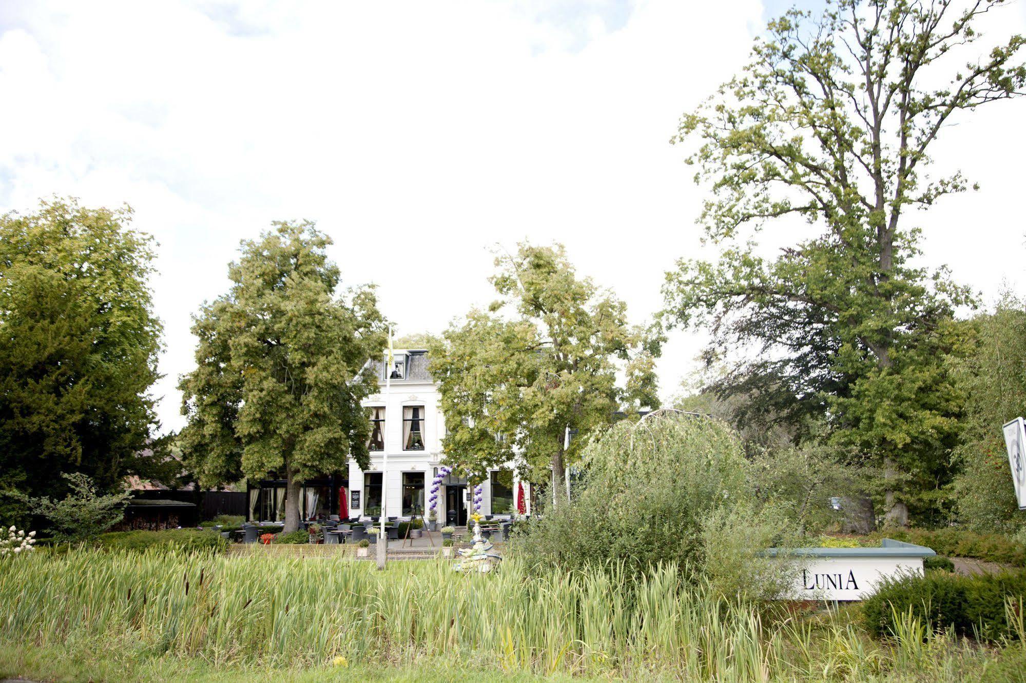 Hotel Restaurant Lunia Oldeberkoop Luaran gambar